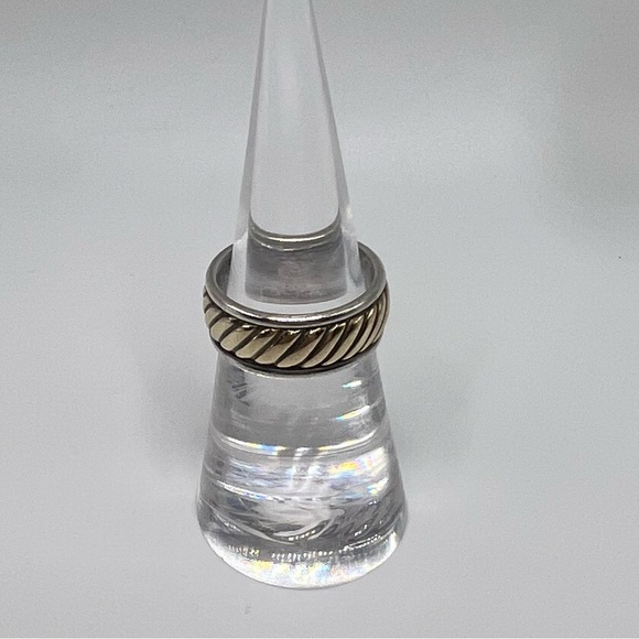 RETIRED James Avery fluted ring with 14k gold. Size 6. - Picture 7 of 9